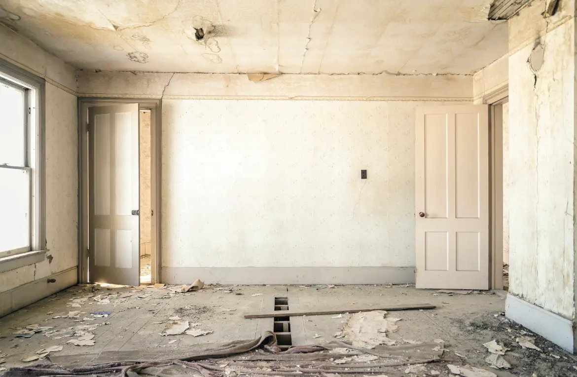 Waste disposal crew managing a cleanout project in Gonzales